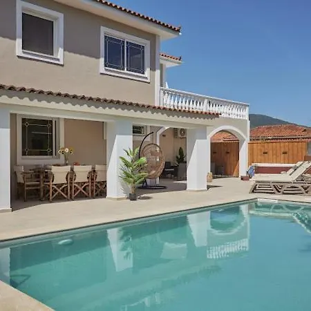 Galadriel With Private Pool & Jacuzzi