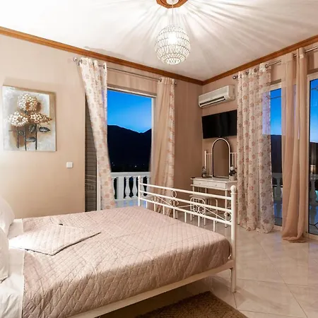 Galadriel With Private Pool & Jacuzzi Κάτω Γερακάρι