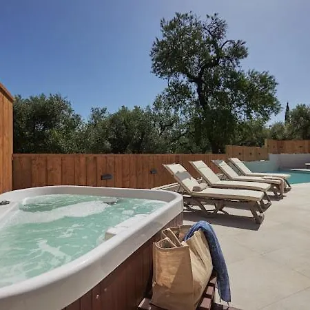 Galadriel With Private Pool & Jacuzzi Βίλα *