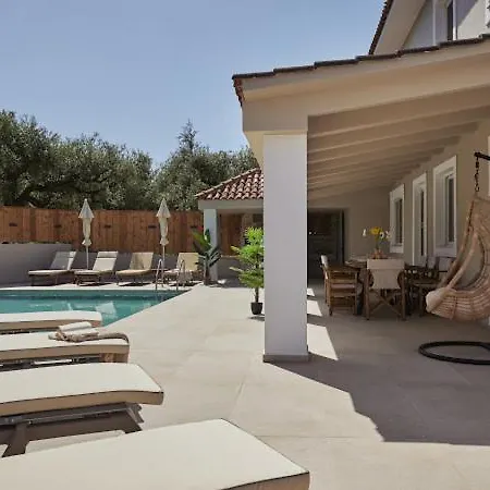 Galadriel With Private Pool & Jacuzzi *