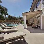 Вилла Galadriel With Private Pool & Jacuzzi